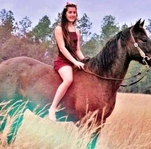 Meet your Posher, Kayla